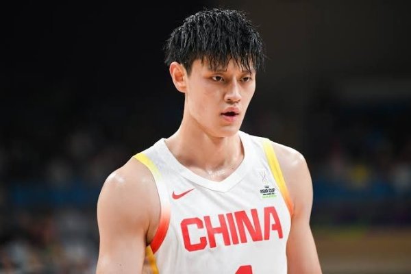 瑞银网配资 美记称曾凡博与篮网签下训练营合同，曾凡博工作室发文否认